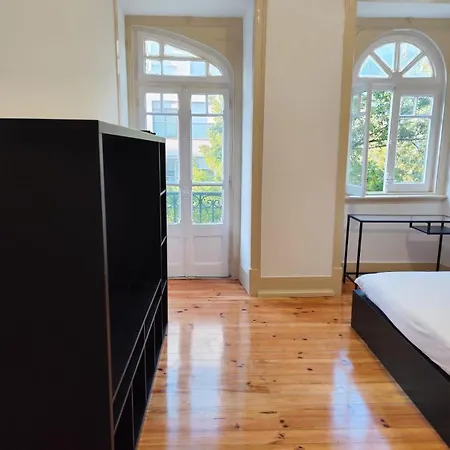 Residencia Pinheiro Chagas Лиссабон